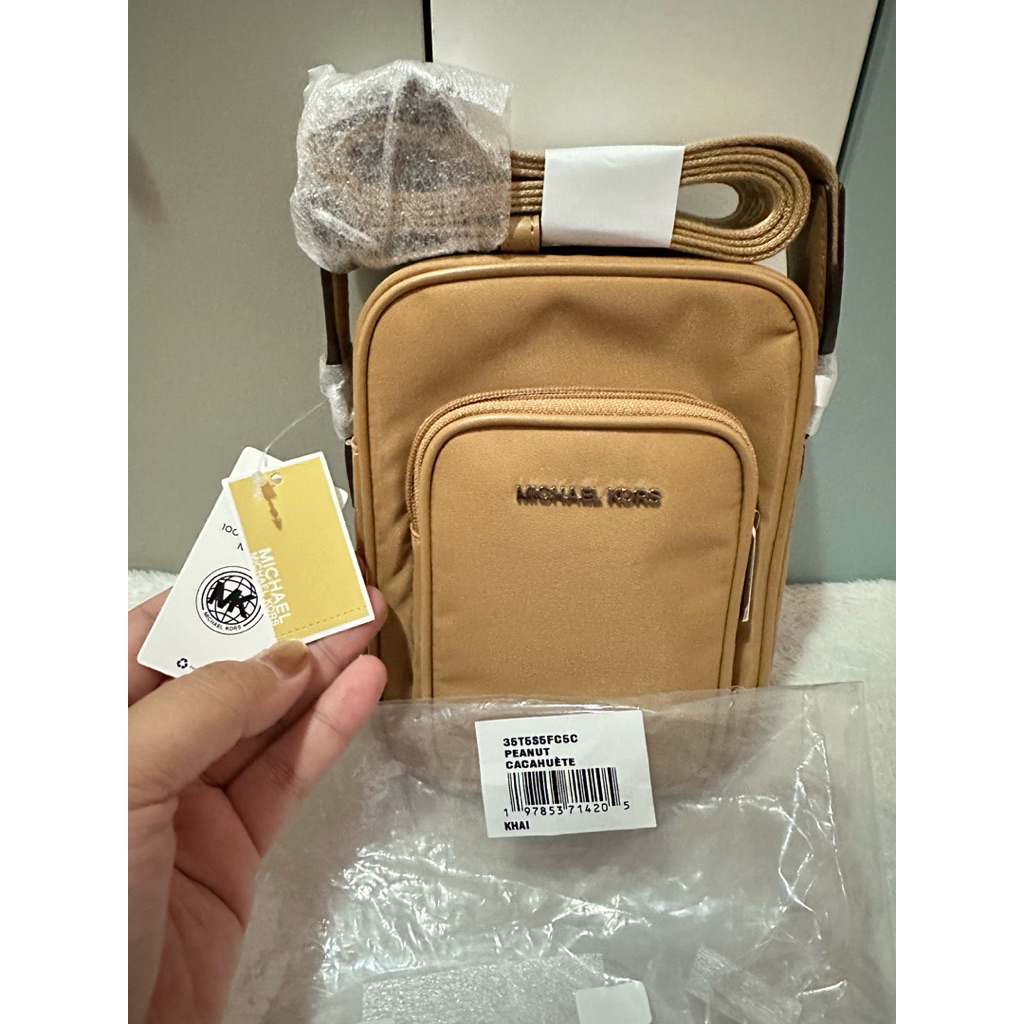 กระเป๋า Michael Kors รุ่น Khai Nylon Crossbody Bag