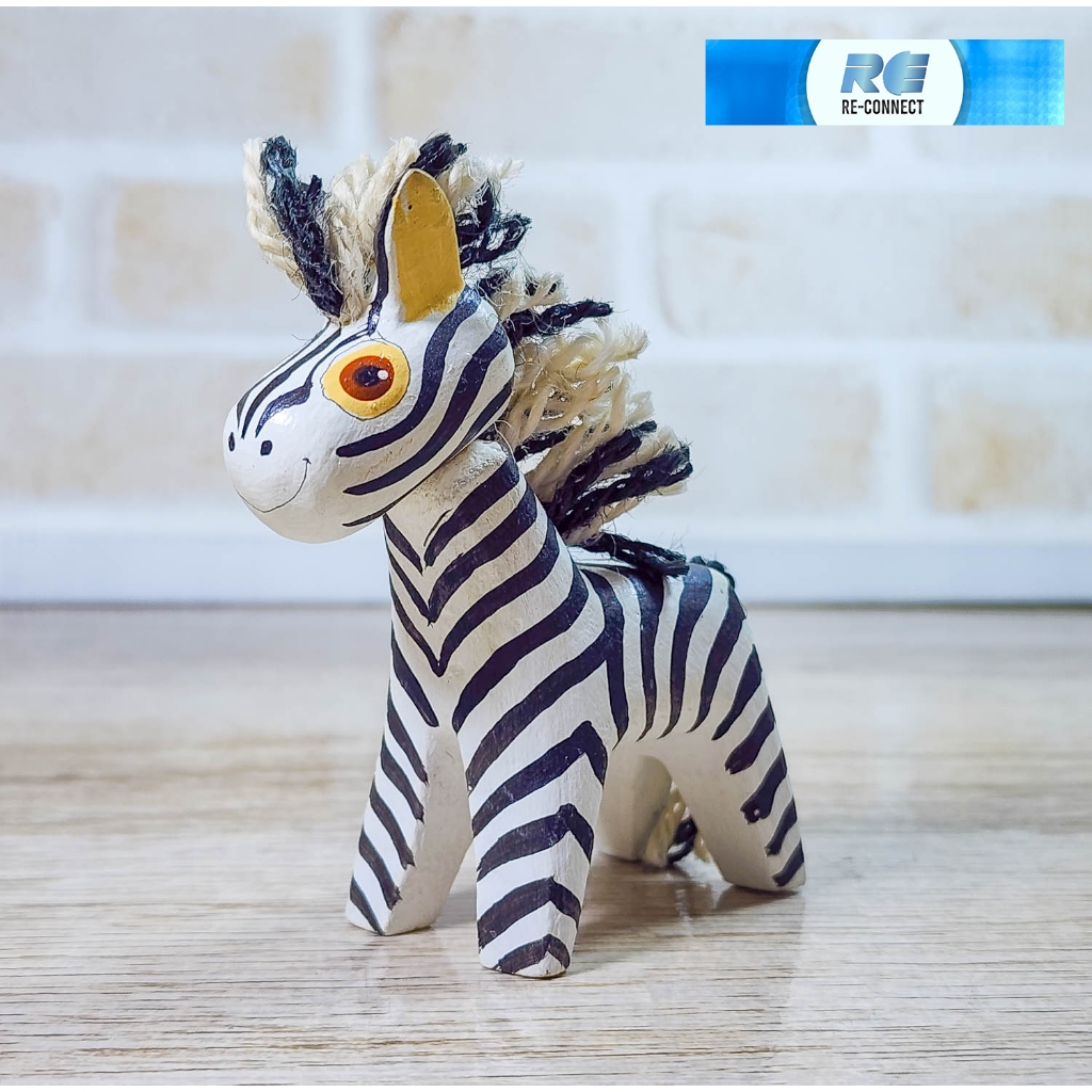 ตุ๊กตาไม้แกะสลัก ม้าลาย น่ารัก ไม้พญาสัตบรรณ หัตถกรรม ไทย Wooden Doll Zebra Handmade Craft Model OTO