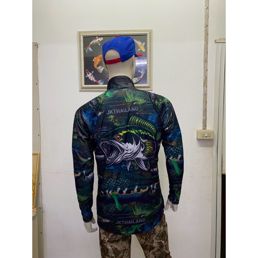 ลาย PREDATOR V2 พราง แบบฮูด คอตั้ง เสื้อตกปลาแขนยาว JK Thailand กันยูวี ป้องกันรังสี UV 80% แห้งเร็ว ราคา ถูกที่สุด ดีลบีเคเค แกลเลอรีภาพที่ 4
