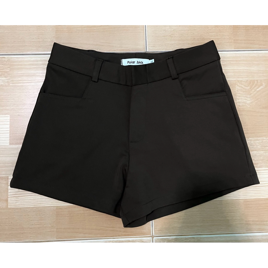 NEW!!! Jennie short pants กางเกงขาสั้น กระเป๋าเหลี่ยม ซิปหน้า กางเกงขาสั้นสำหรับผู้หญิง polar.bkk