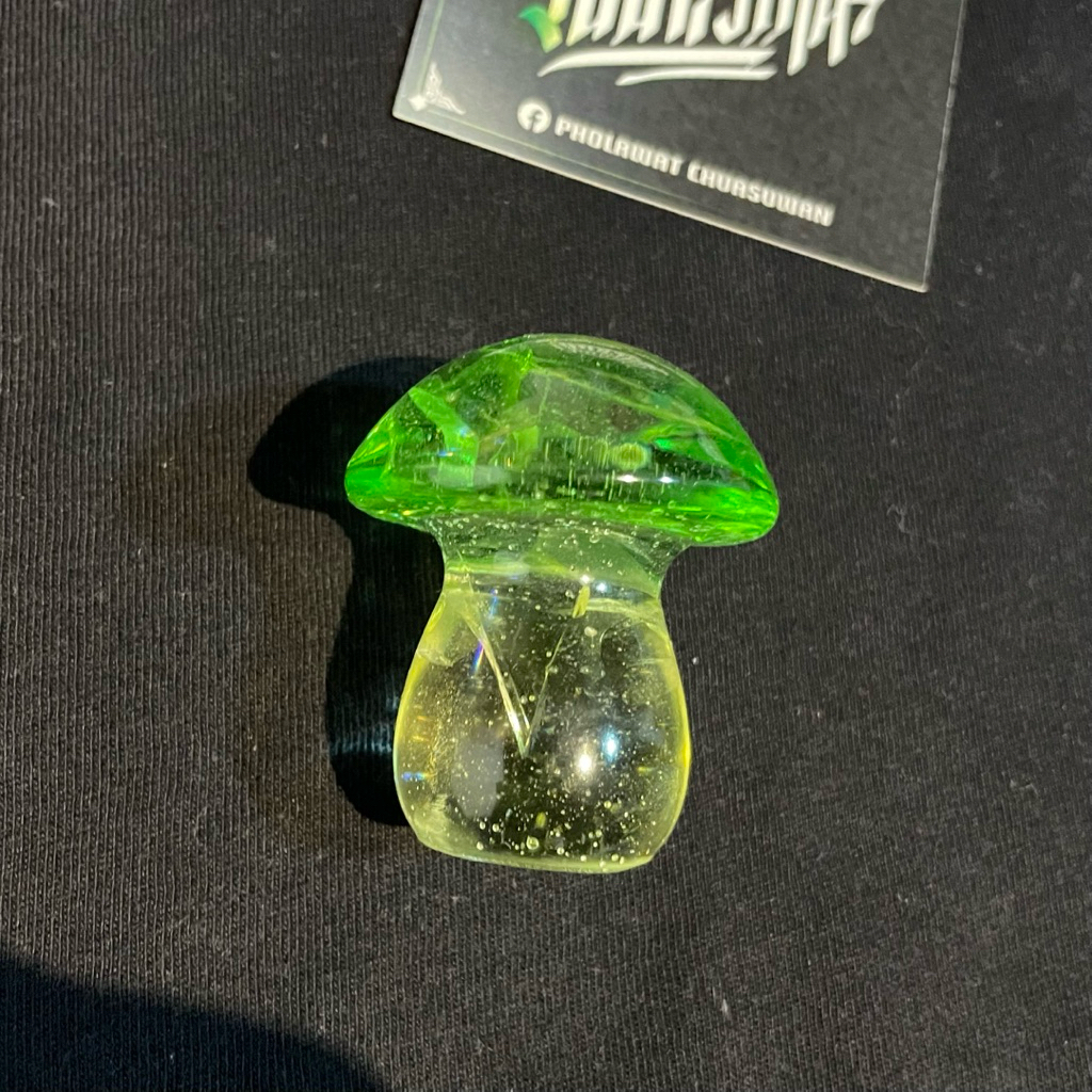 “FRAGMENT SERIES no.3” เห็ดUV เป็นเศษแก้วยูเรเนียมในเรซิ่น ,, UV Mushroom Uranium glass fragment in 