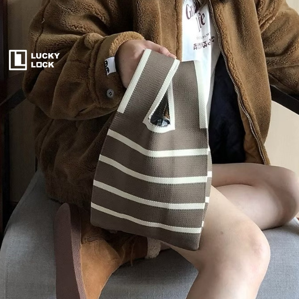 Handbag กระเป๋าถือ ใช้ในวันสบายๆ แมทช์ได้กับทุกลุค ไหมพรมแฮนด์เมด