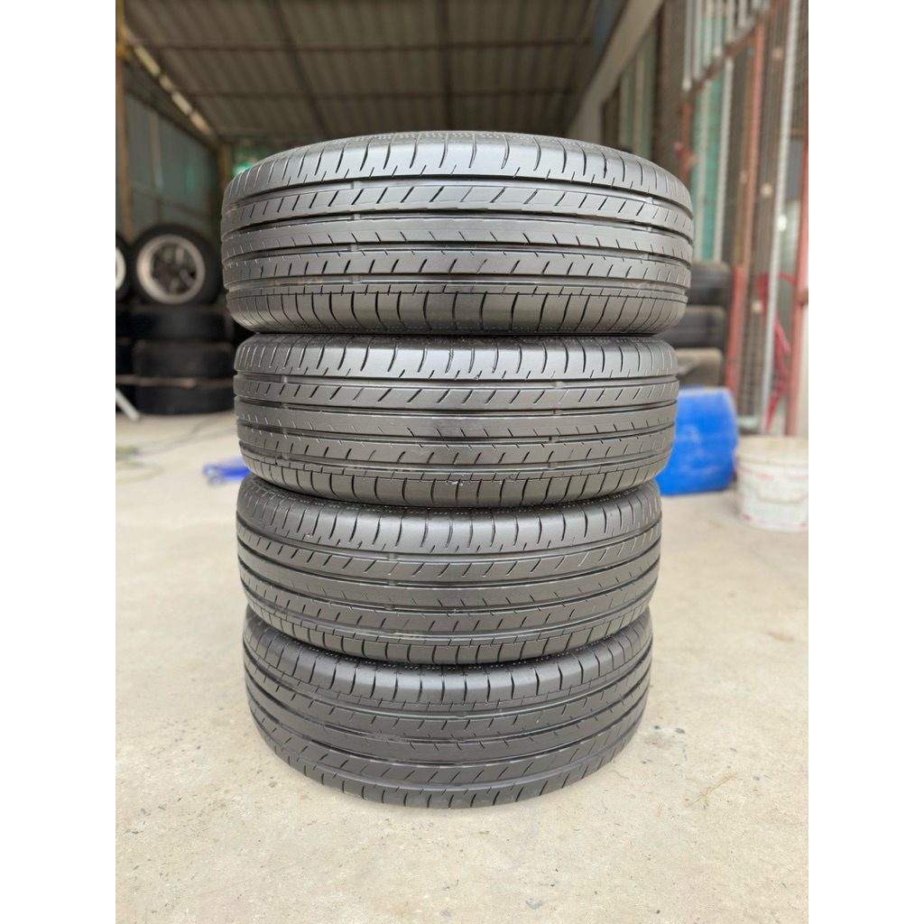 ยางมือสอง(Yokohama)215/65r16ปี22(ราคาขายต่อ1เส้น)
