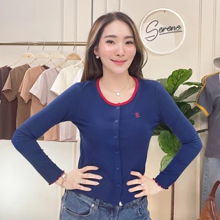 Serene's Choice เสื้อคอกลมแขนยาว รุ่น Lily ผ้าร่องเล็ก กุ๊นคอ มีกระดุมผ่าหน้า ชายลอน