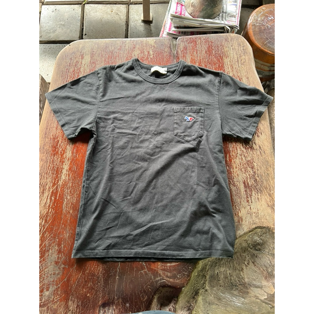 เสื้อยืด Maison Kitsune มือสอง สีดำ