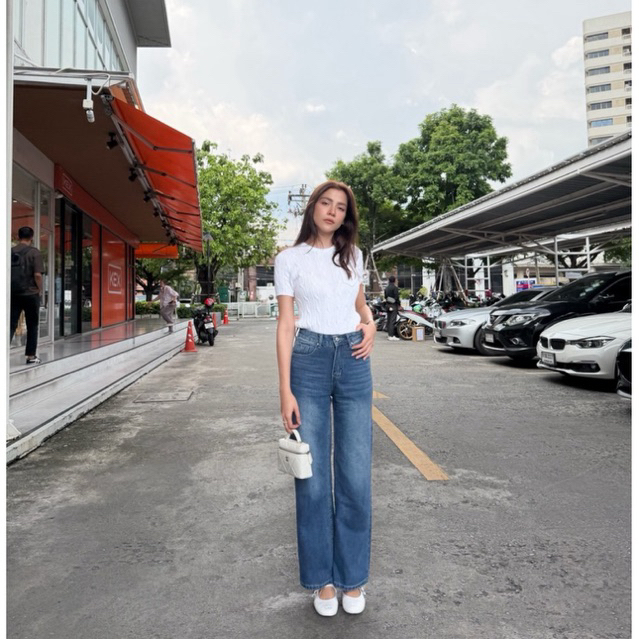 Viraran กางเกงยีนส์เอวสูง High Waist Jeans สีขาวและสีน้ำเงิน ทรงกระบอกกลาง ปรับแต่งได้ตามต้องการ สำหรับผู้หญิงที่ต้องการ