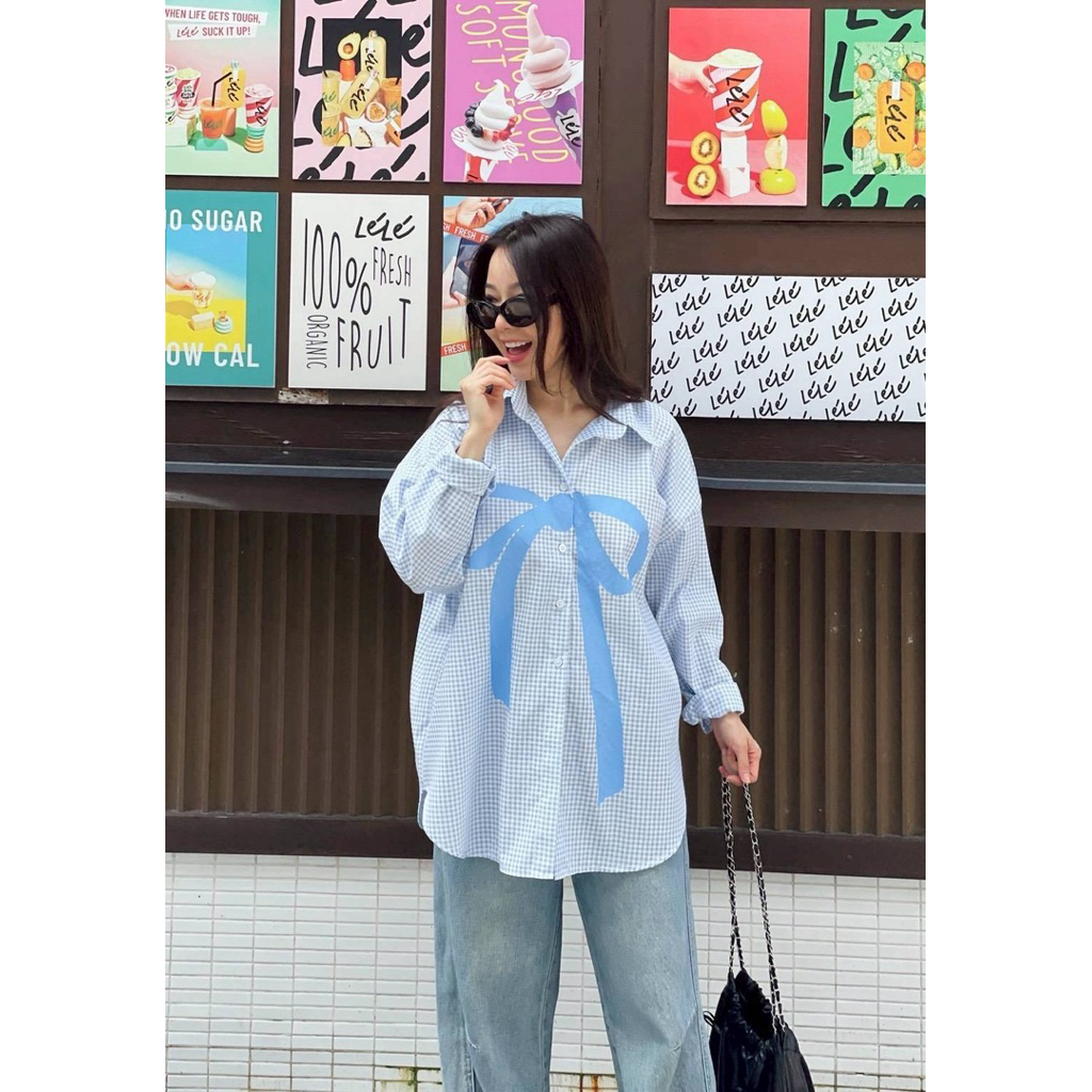 Bow Strip Shirt เสื้อเชิ้ตแขนยาว / เสื้อแขนล้ำคอกลมลายโบว์น่ารักมากก festive สุดๆ🎄🎀