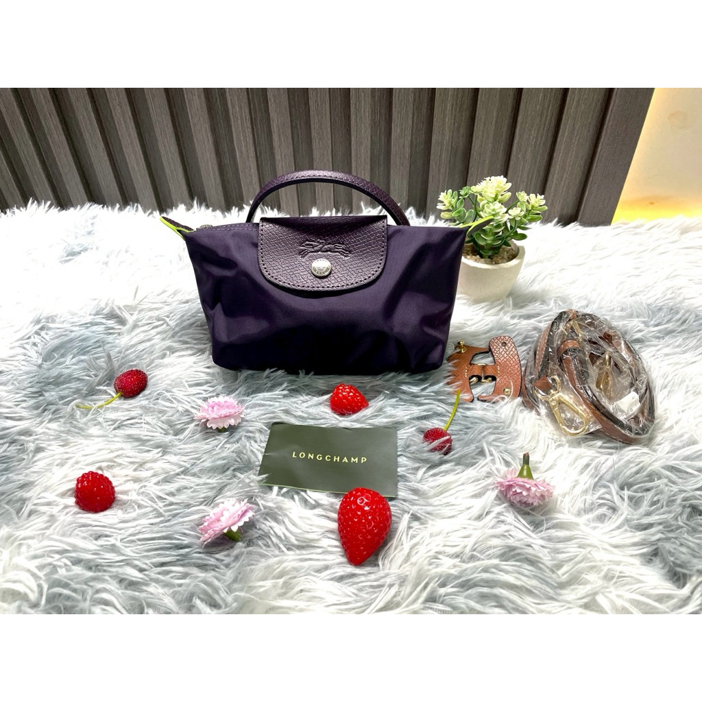 ใหม่ มือหนึ่ง กระเป๋า Longchamp Le Pliage Original Pouch with Handle สีม่วง มีสาย