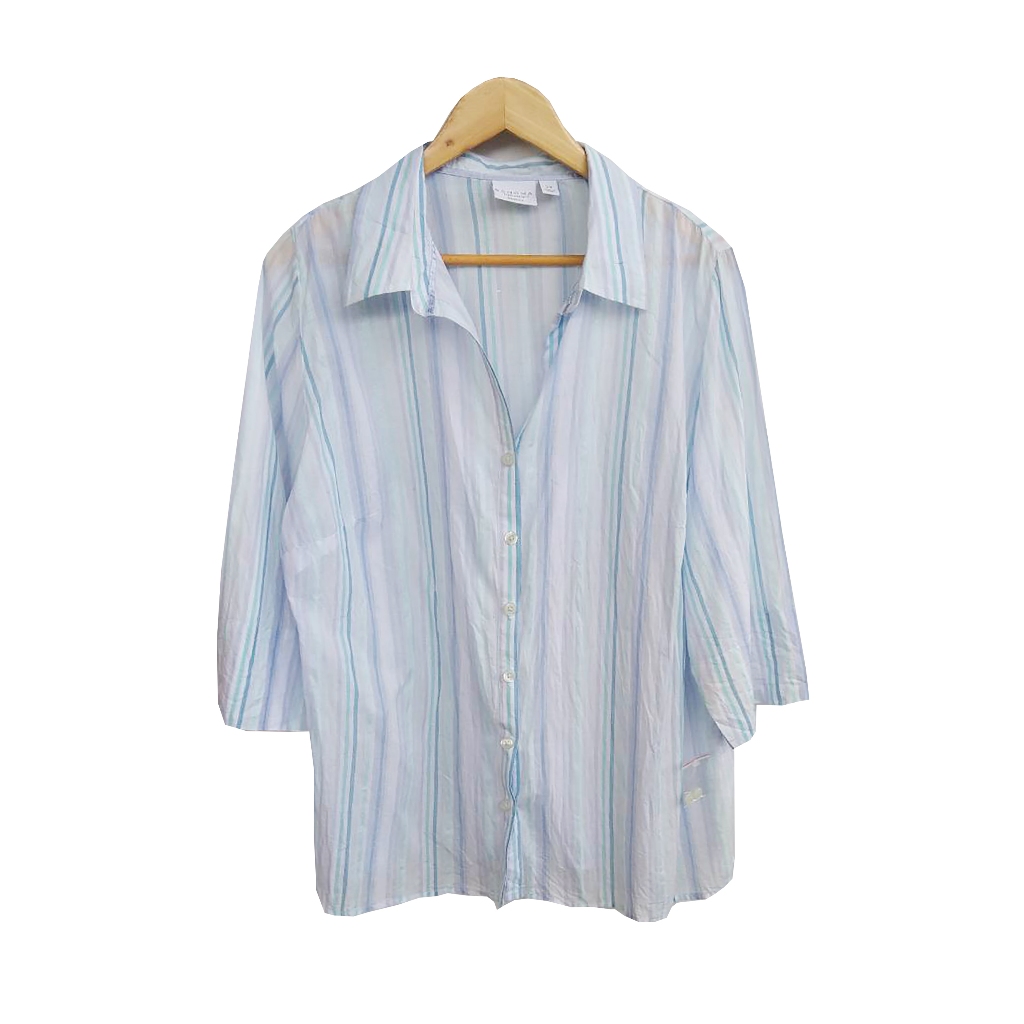 pa070 เสื้อมือสอง อก 46-48 นิ้ว คอปก ผ้าฝ้ายบาง สีฟ้าทางแนวตั้ง แขน 4 ส่วน