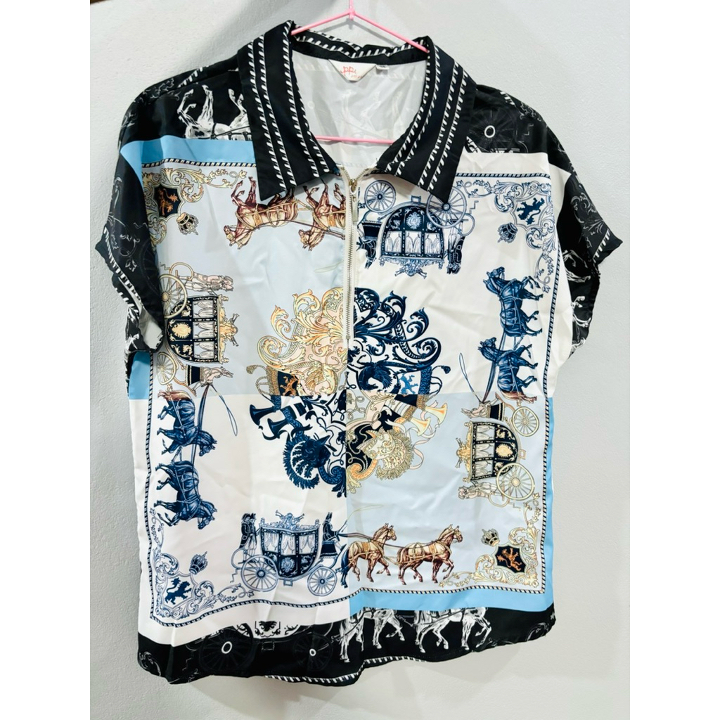 สินค้ามือ 2️⃣ เสื้อคอปก ผ้าลื่นเบาสบาย ยี่ห้อ Poi fashion รอบอกเสื้อ 38 นิ้ว