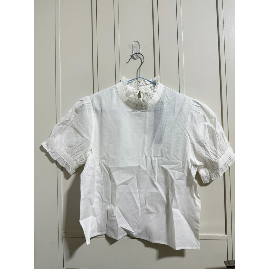 เสื้อ etoile bnk brand เสื้อโปโลแขนตุ๊กตา สีขาวแต่งระบาย ใหม่ป้ายห้อย