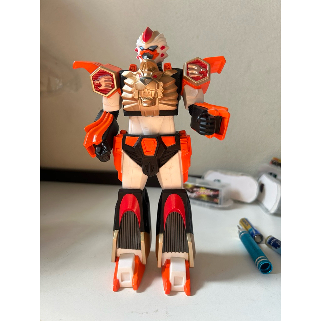 หุ่นยนต์ Raiosazer ซีรีส์ Chouseishin Gransazer หรือ Super Star Fleet Sazer X