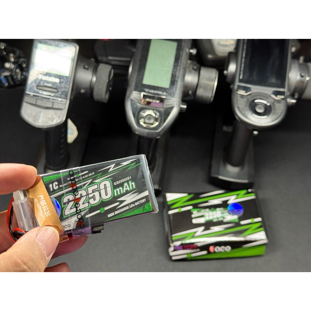 แบต LiFe 2250 mAh ขนาด 79 x 41 x 16.5 มม. สำหรับใส่รีโมท Futaba T6PV, T4PM, T3PV