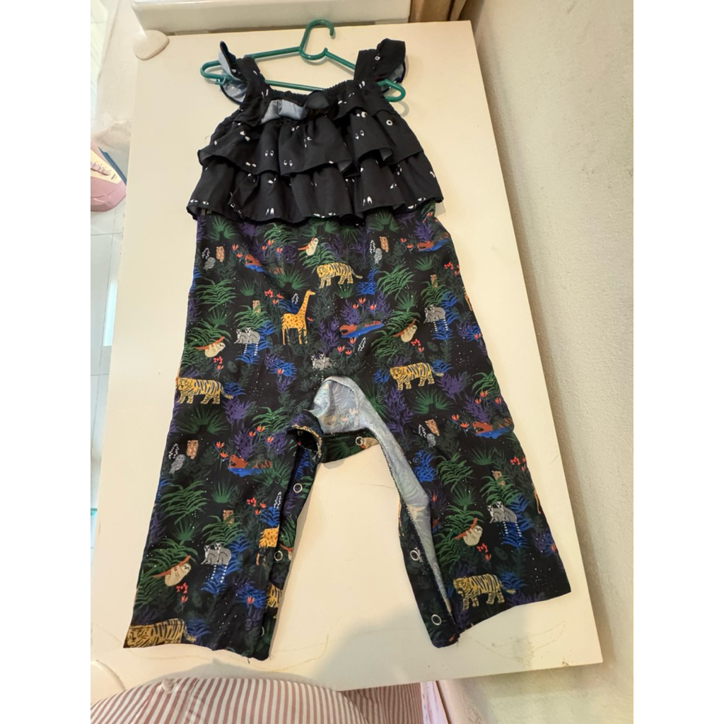 Baby lovett x Teaspoon studio  baby lovett x teaspoon studio USED 18-24m คอลเลคชั่น ลายซาฟารี signat