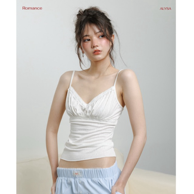 As violet top เสื้อสายเดี่ยวแต่งขอบลูกไม้ (เฉพาะเสื้อ)