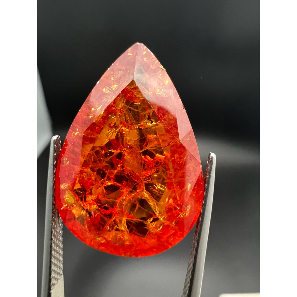 บุษราคัม เนื้อแข็ง 8.65  to 11 .00 กะรัต  มิลลิเมตร.(1 เม็ด)รูป สะอาดตา YELLOW ORANGE SAPPHIRE HARDNESS 9 พลอย100%