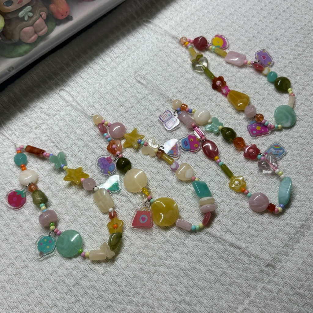 (พร้อมส่งจากไทย)สายห้อยมือถือลูกปัดแคนดี้🎀