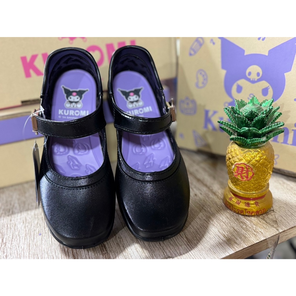 Y-Roon รุ่น Y777  Y888 y999 รองเท้านักเรียน รองเท้าอนุบาลสีขาว Kuromi นักเรียนหญิง พื้นม่วง คุโรม