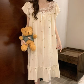 🌸ส่งไวจากไทย🌸 มาใหม่กระโปรงนอนแขนสั้นผู้หญิงฤดูร้อนคอสแควร์ลูกไม้ขอบยาวชุดนอนหลวมเมฆผ้าฝ้ายกับเบาะหน้าอกเสื้อผ้าบ้าน