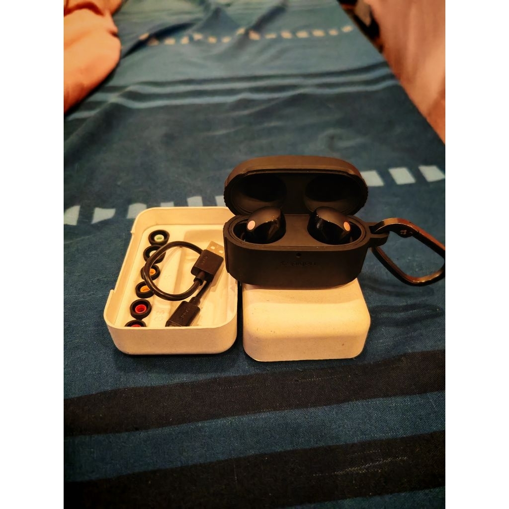 Sony WF-1000XM5 Wireless Bluetooth Noise Canceling Earbud พร้อมเคส spigen แท้ มือสองใช้น้อยมากๆ สภาพ