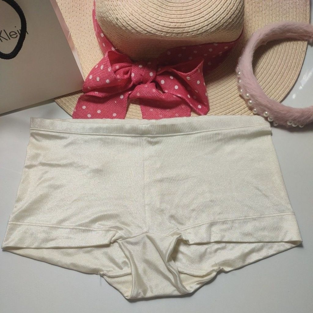 กางเกงในหญิงmaidenform ตัดป้ายสีครีมไชร์ m เอว26-40