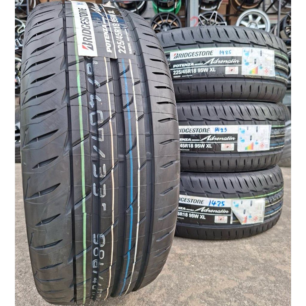 🚗🚕ยางBridgestone 225/45/18 RE004ยางใหม่ปี25