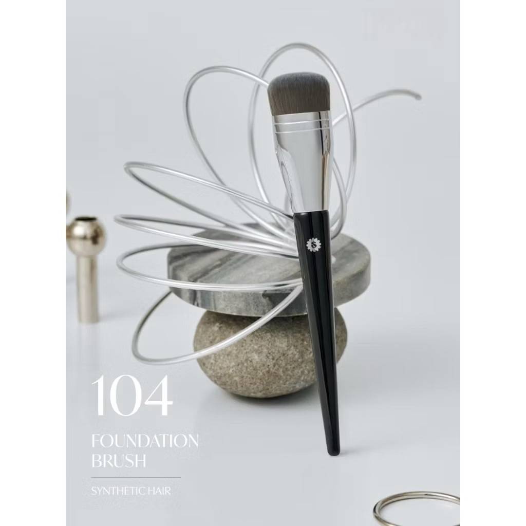 New : Supermom แปรงลงรองพื้น 104