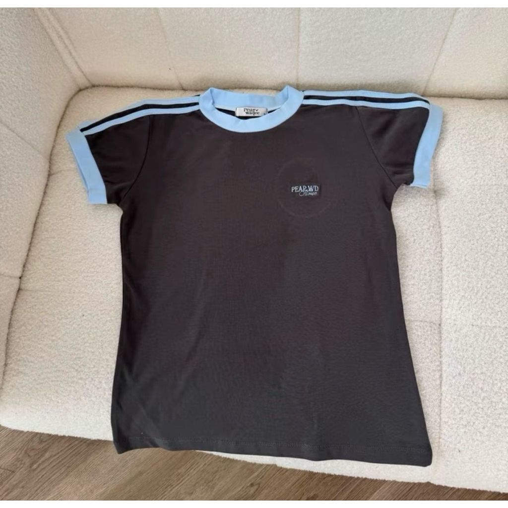 Tunoo Two-tone เสื้อยืดคอกบมแถบข้าง สีเทาดำ