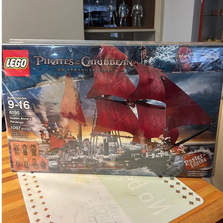 Lego 4195 Queen Anne's revenge ของแท้100% (กล่องสวยไม่แกะ)
