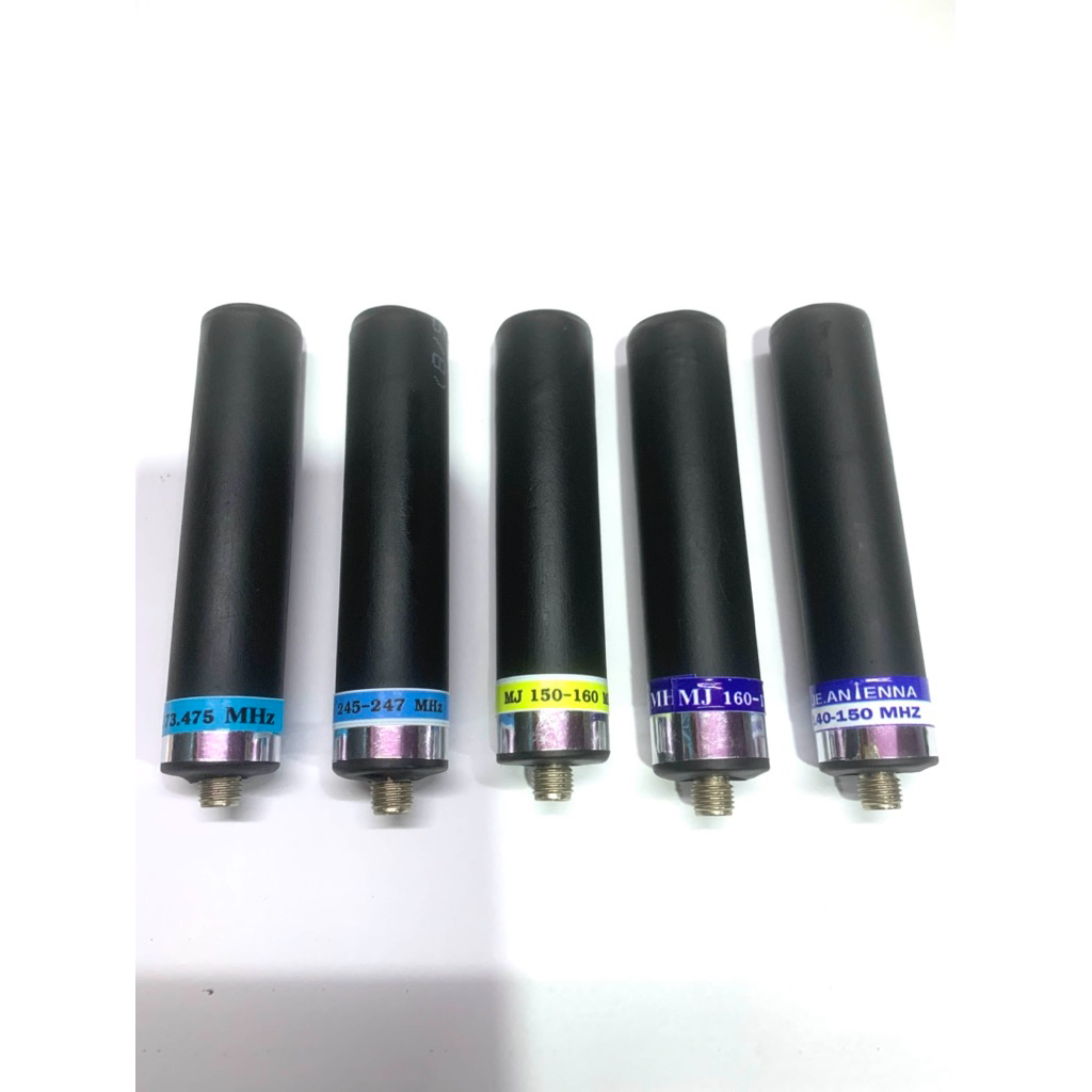 เสาวิทยุสื่อสารสั้น VHF ขั่ว SMA-F  ความถี่ 136-174MHz และ 245-246MHz สีดำ ขนาดยาว 4ซม.กว้าง 1.5 ซม.