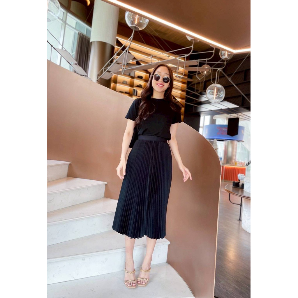 Pleated maxi skirt กระโปรงพลีทยาว 28 นิ้ว มี size มีหลายสีนะคะ กระโปรงพลีทรอบทรงยาว ใส่ทำงานได้ค่ะ