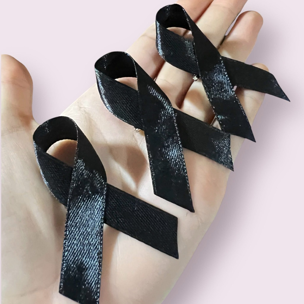 โบว์ไว้ทุกข์สีดำติดเข็มกลัด จัดส่งไวมาก🤍🖤