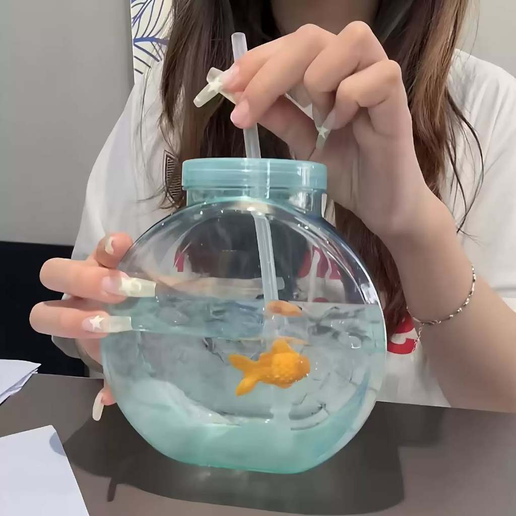 [พร้อมส่ง] 🐠 Creative small goldfish water cup ขวดดื่มน้ำ 1200ml ฟิลเหมือนมีตู้ปลาเล็กๆ