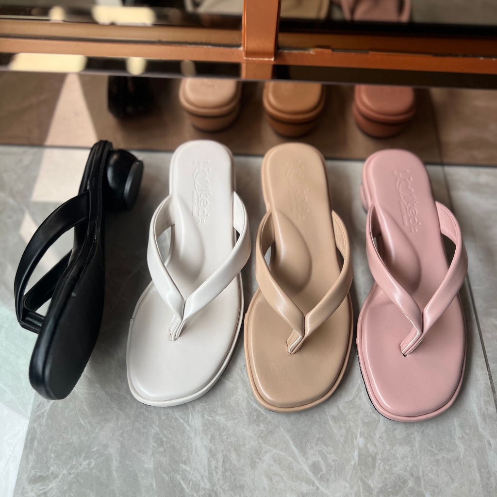 New!!!! รองเท้าส้นกลมสูง 2 นิ้ว หูคีบ พื้นรองเท้านิ่ม หนัง PU อย่างดี ใส่สบายมาก ผลิตในไทย