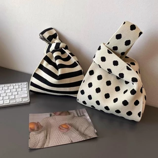 Cute_Girl กระเป๋าถือ bag สไตล์เกาหลี ins ลายสก็อต ลายจุด ลายทาง พกพาได้ ขาวดำ อเนกประสงค์ เรียบง่าย