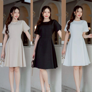 ชุดเดรสแขนสั้นคอกลมกระโปรงจีบ Grace Dress