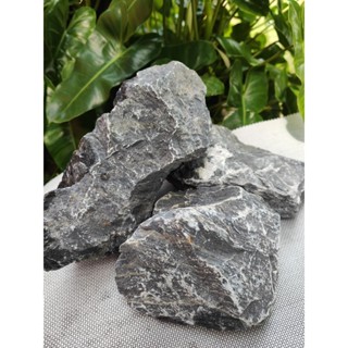 หินภูเขาสีดำเทา ก้อนใหญ่ 1ก้อน(น้ำหนักก้อนละ 2-3กิโล) สำหรับ…
