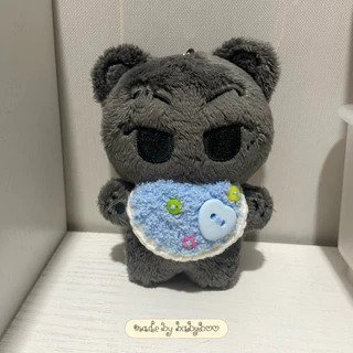 ( พร้อมส่ง ) ผ้ากันเปื้อนไหมพรม | ชุดตุ๊กตา 10 cm