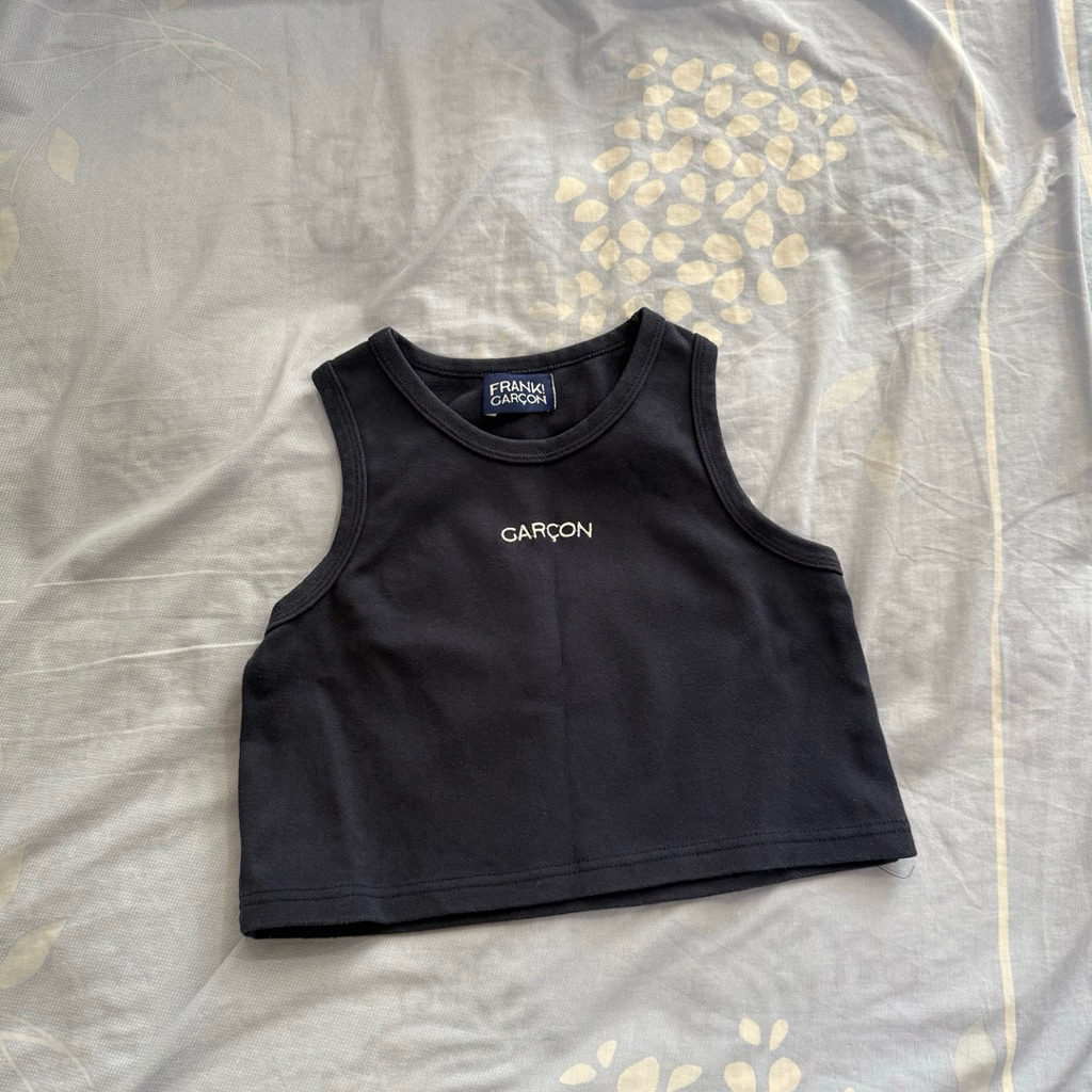เสื้อครอป จากร้าน Frank garcon  🌸สีกรม ใส่ครั้งเดียว   ‼️ตำหนิ สีตกใส่นิดนึงด้านหลัง‼️