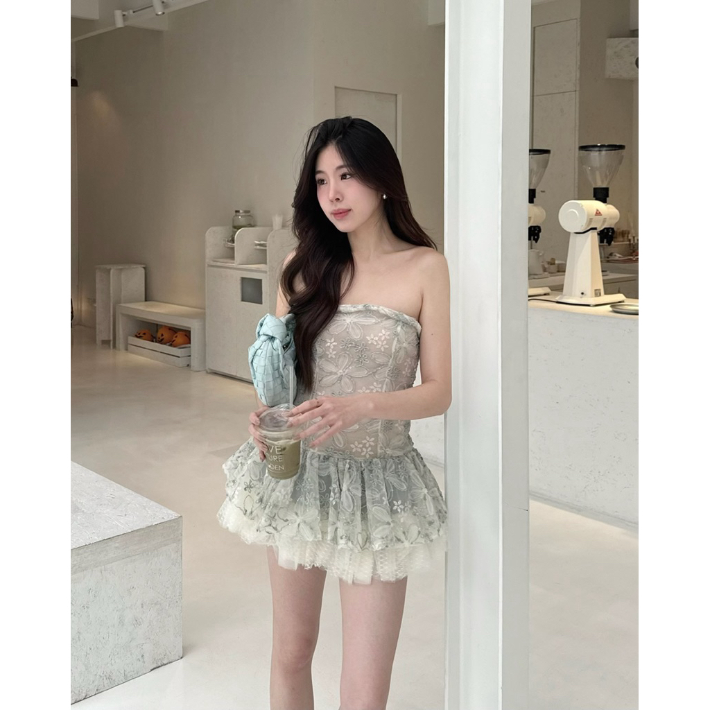 Keegan Mini Dress มินิเดรสเกาะอกมีกางเกงซับใน ที่เหมือนหลุดออกมาจากเทพนิยาย! ดีไซน์สวยหรู ประณีตทุกรายละเอียด ✨