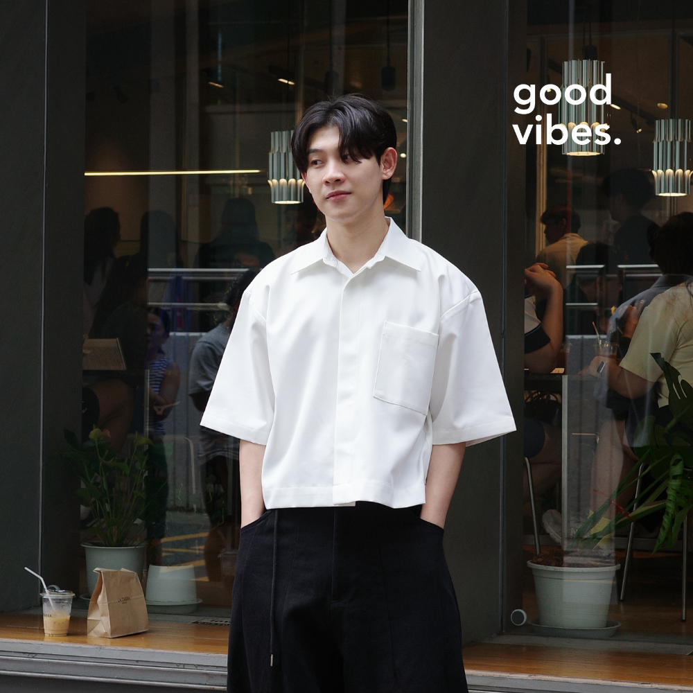เสื้อเชิ้ต ทรงครอป goodvibes. - Cropped Boxy Shirt