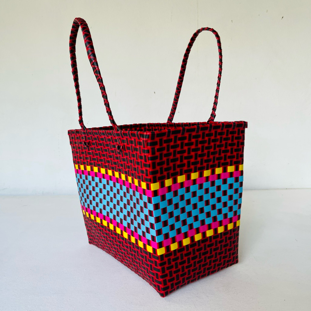 ตระกร้าน สานเส้นพลาสติกสานใหญ่ ขนาด กว้าง23 ยาว37 สูง30ซม.(ขอบปากตระก็ร้า)ตะกร้าสานพลาสติกตะกร้าจ่ายตลาด - รูปที่ 3