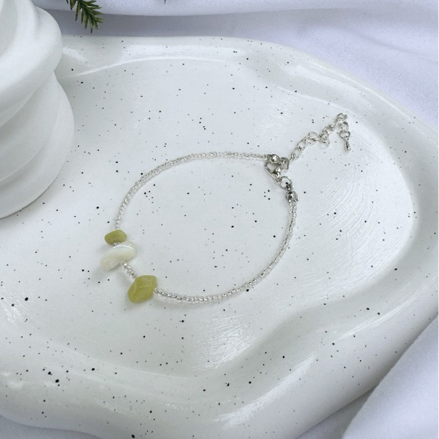 สร้อยข้อมือลูกปัด (HANDMADE) มินิมอล Lemon white