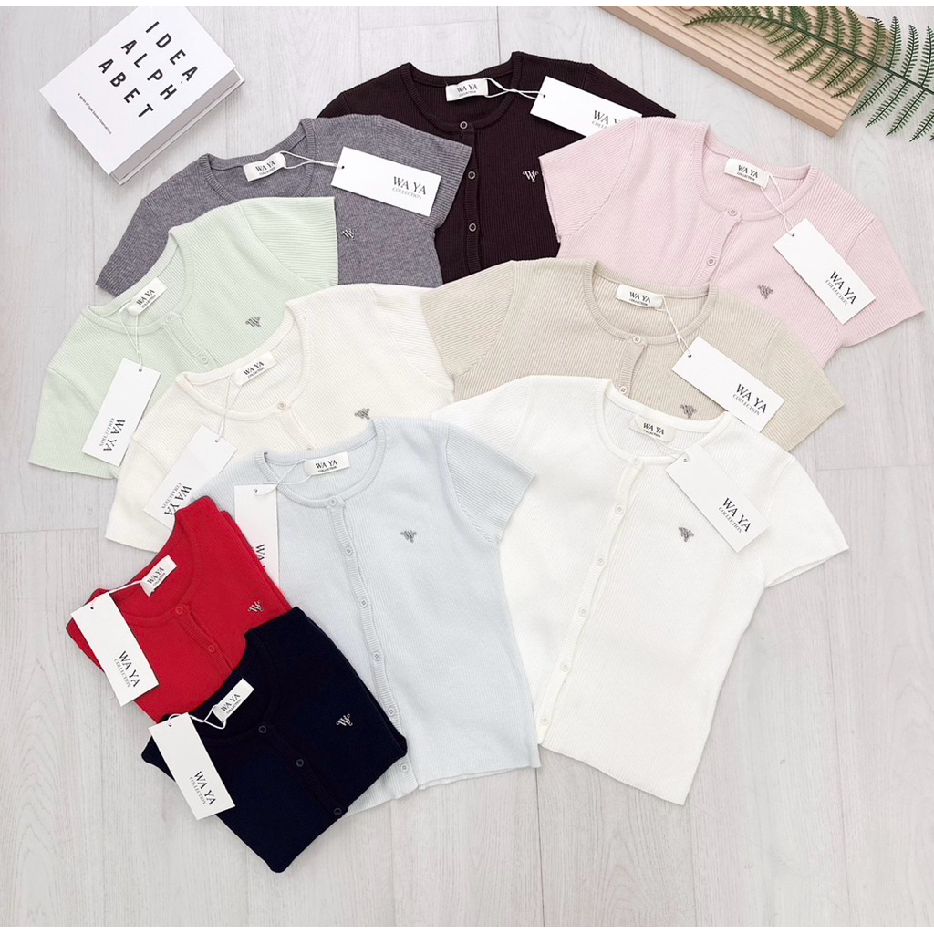 WA YA เสื้อครอปไหมพรมกระดุมหน้า