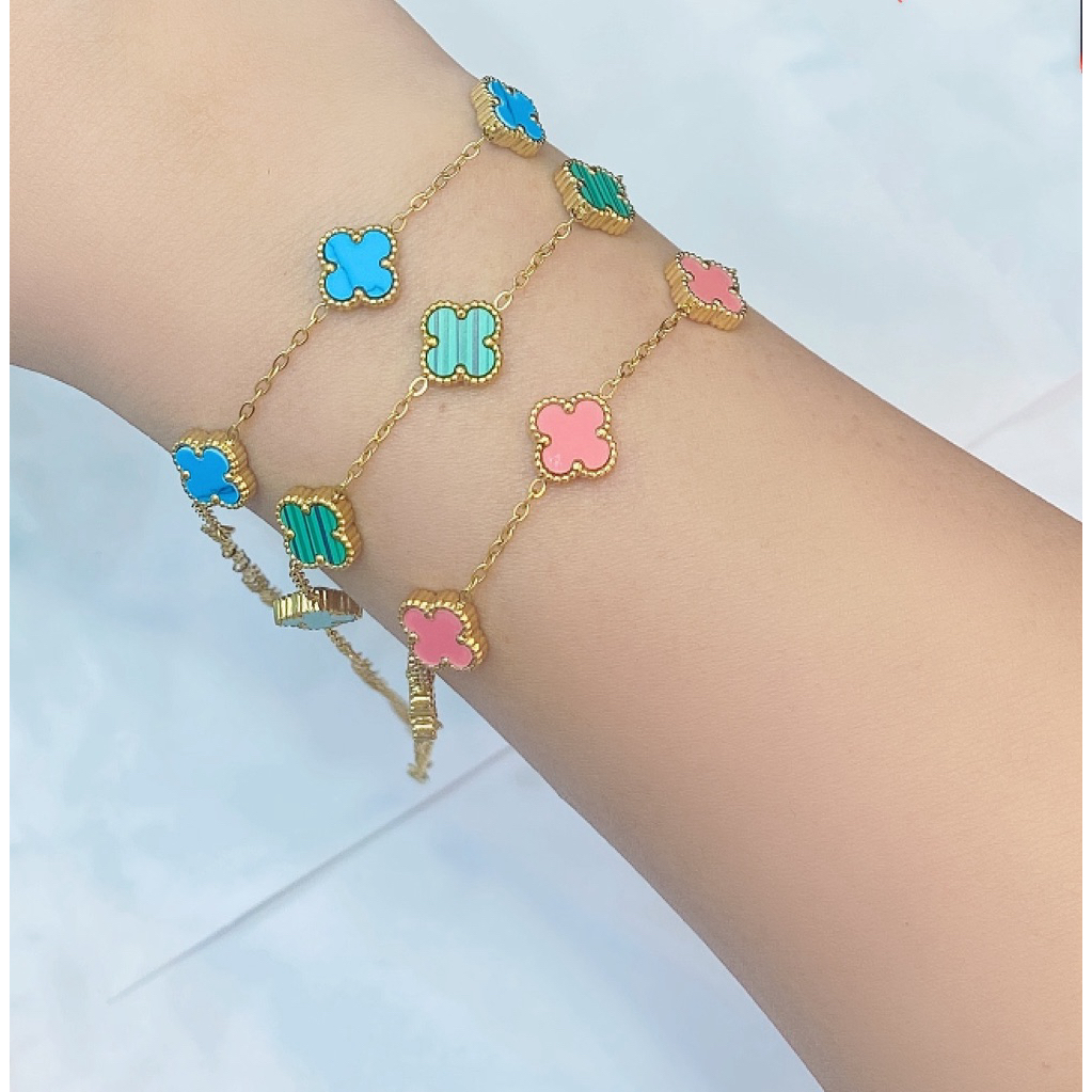 สร้อยข้อมือ รายดอกสองหน้า 9mm กำไลมือดอกลงยา งานสแตนเลส 5ดอกตัวเล็ก ใส่ไม่แพ้