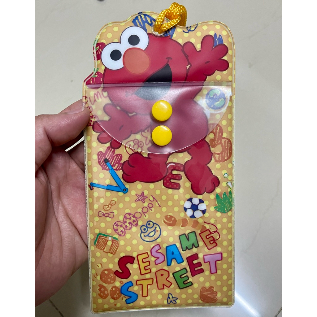 ที่ใส่บัตรห้อยคอ elmo sesame street universal studio ไม่ผ่านการใช้งาน ของสะสม