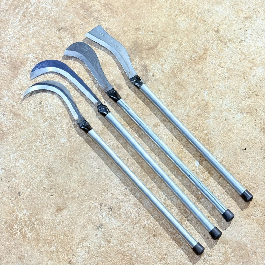 มีดขอเหล็ก SK5 หนา 4  มิล ใบมีดทำจากเหล็กSK5ใบมีดมีความคมแข็งแรงสามารถฟันไม้ได้