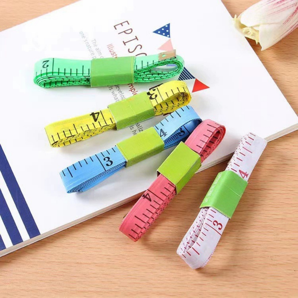 สายวัด สายวัดรอบเอวแบบพกพา สีพาสเทล นิ้ว/เซนติเมตร ขนาด 150 ซม.  มีหัวเหล็กกันสายขาด