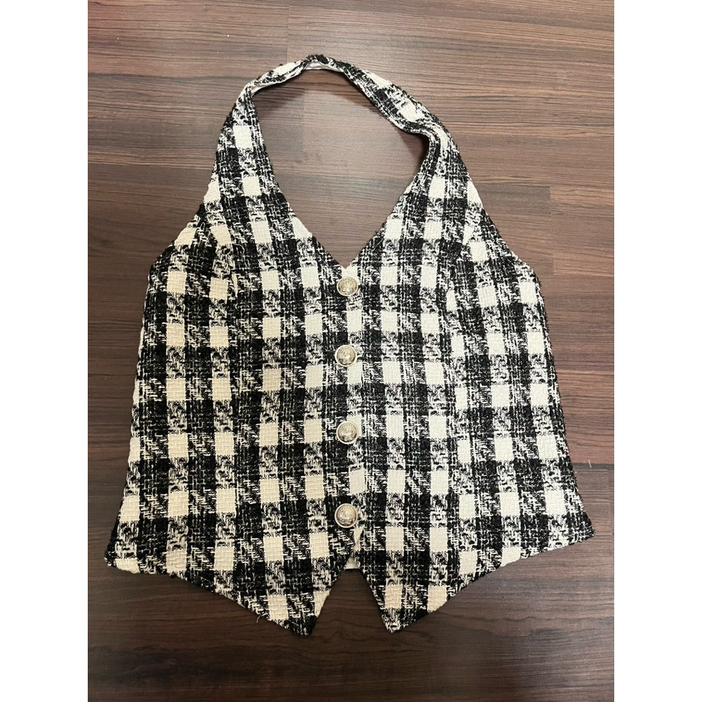 WGWE Z.M เสื้อ ผ้าทวิต คล้องคอ ซับทั้งตัว สวยมาก อก 36“ ความยาว 21”