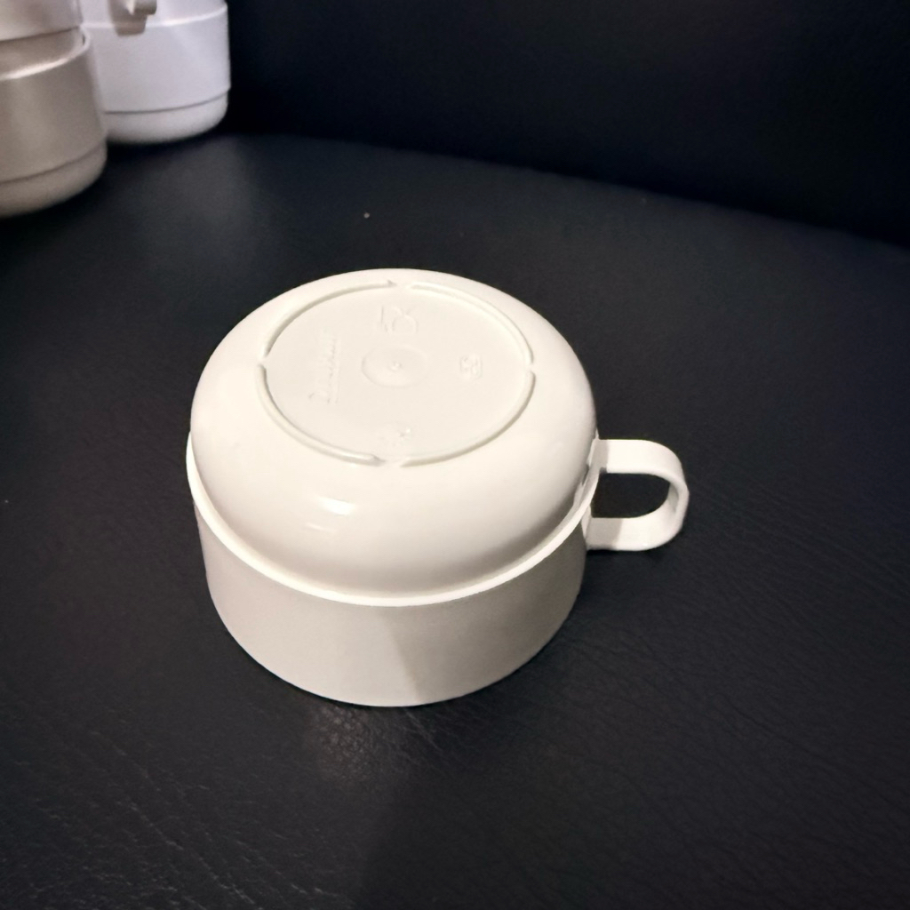 แก้วน้ำพลาสติก Drukair (Royal Bhutan Airlines) ของแท้จากสายการบินภูฏานมือสอง